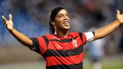 ronaldinho gaúcho jogou em quais times,ronaldinho gaucho arma